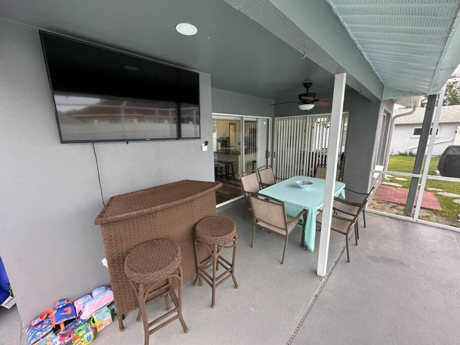 Manatee Oasis Weeki Wachee Family Fun Pool Home سبرينغ هيل المظهر الخارجي الصورة