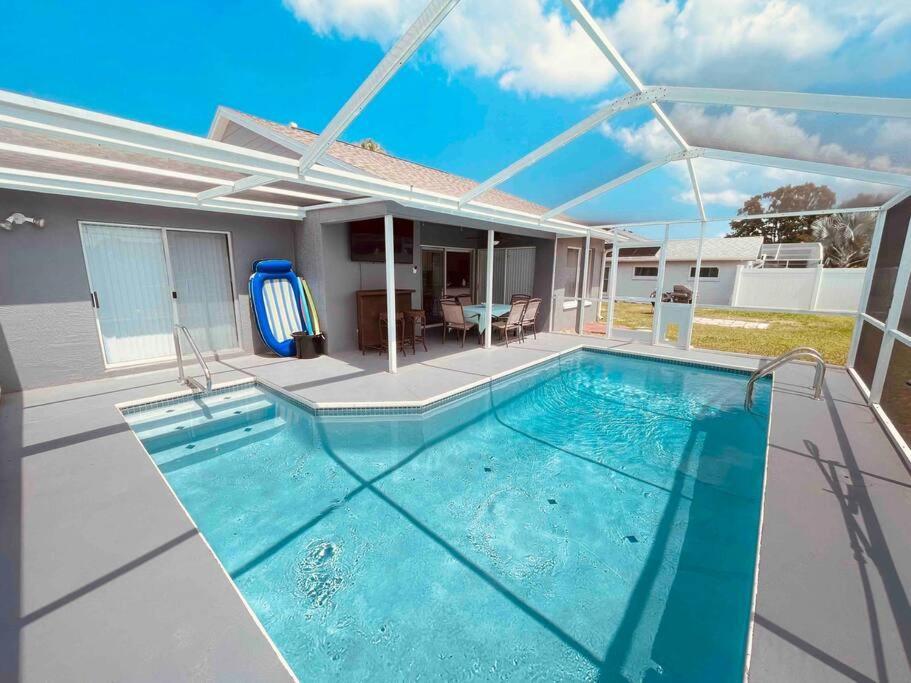 Manatee Oasis Weeki Wachee Family Fun Pool Home سبرينغ هيل المظهر الخارجي الصورة